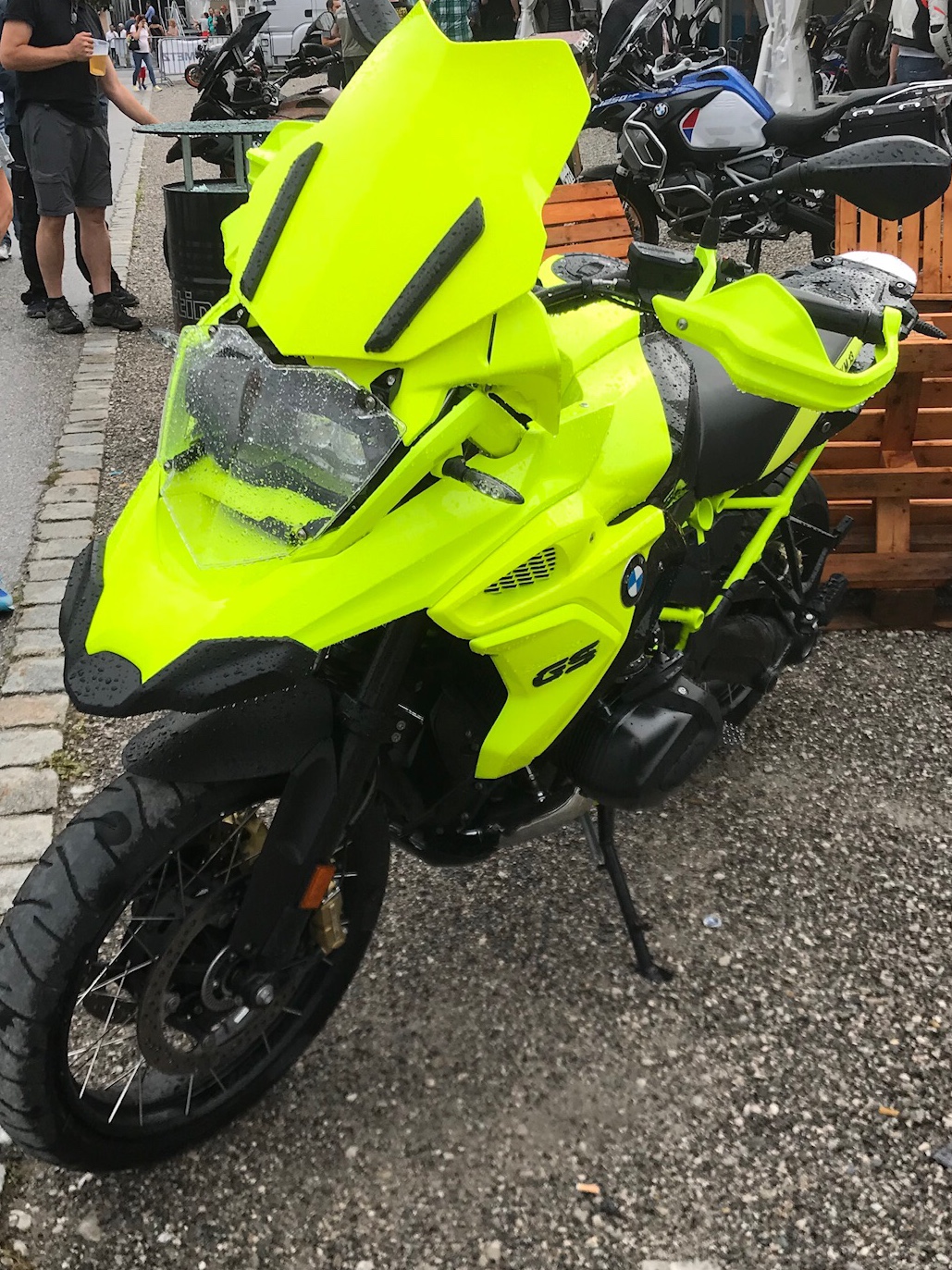 1200GS Neon.jpeg