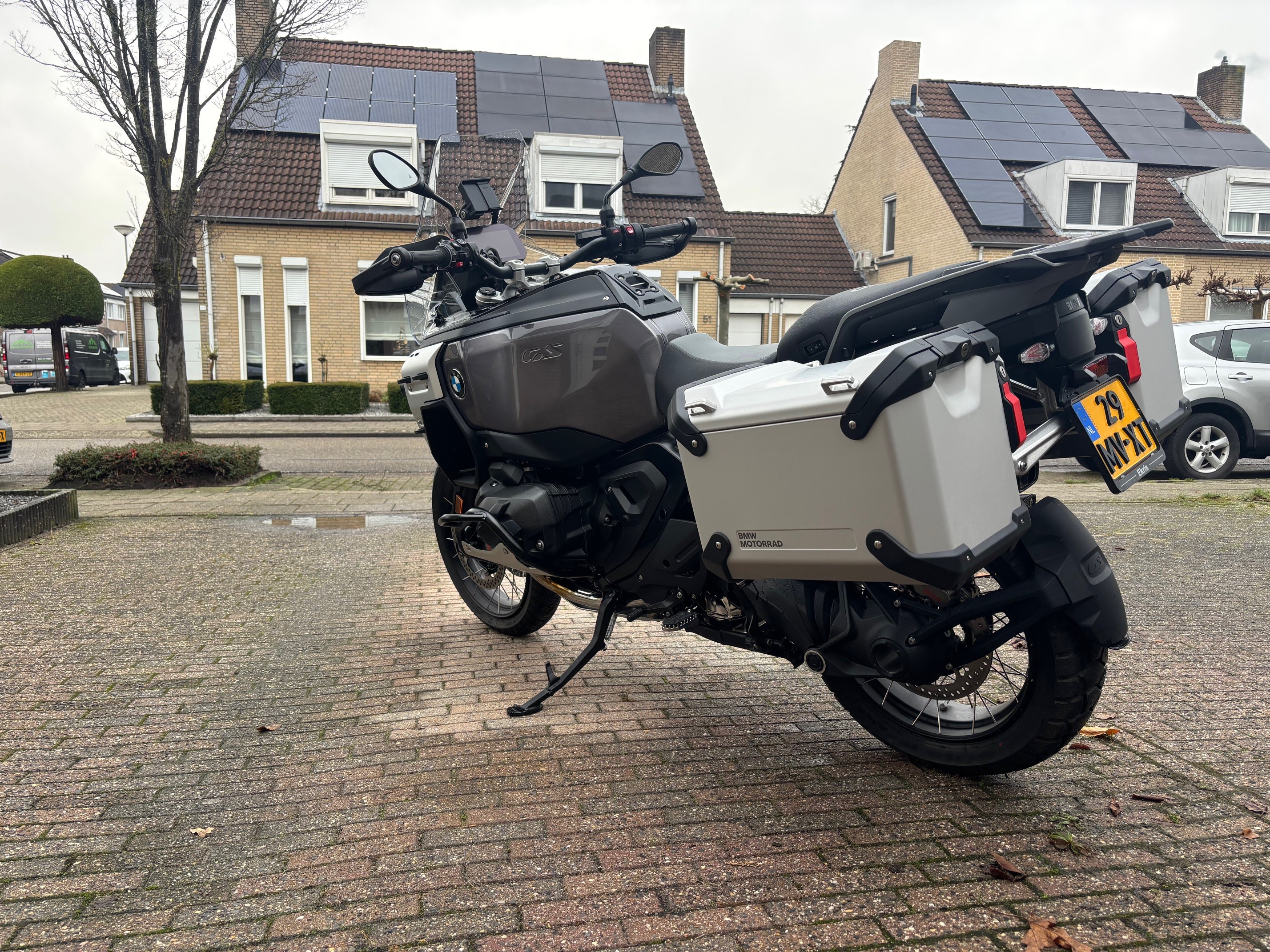 1300GSA_4.jpg