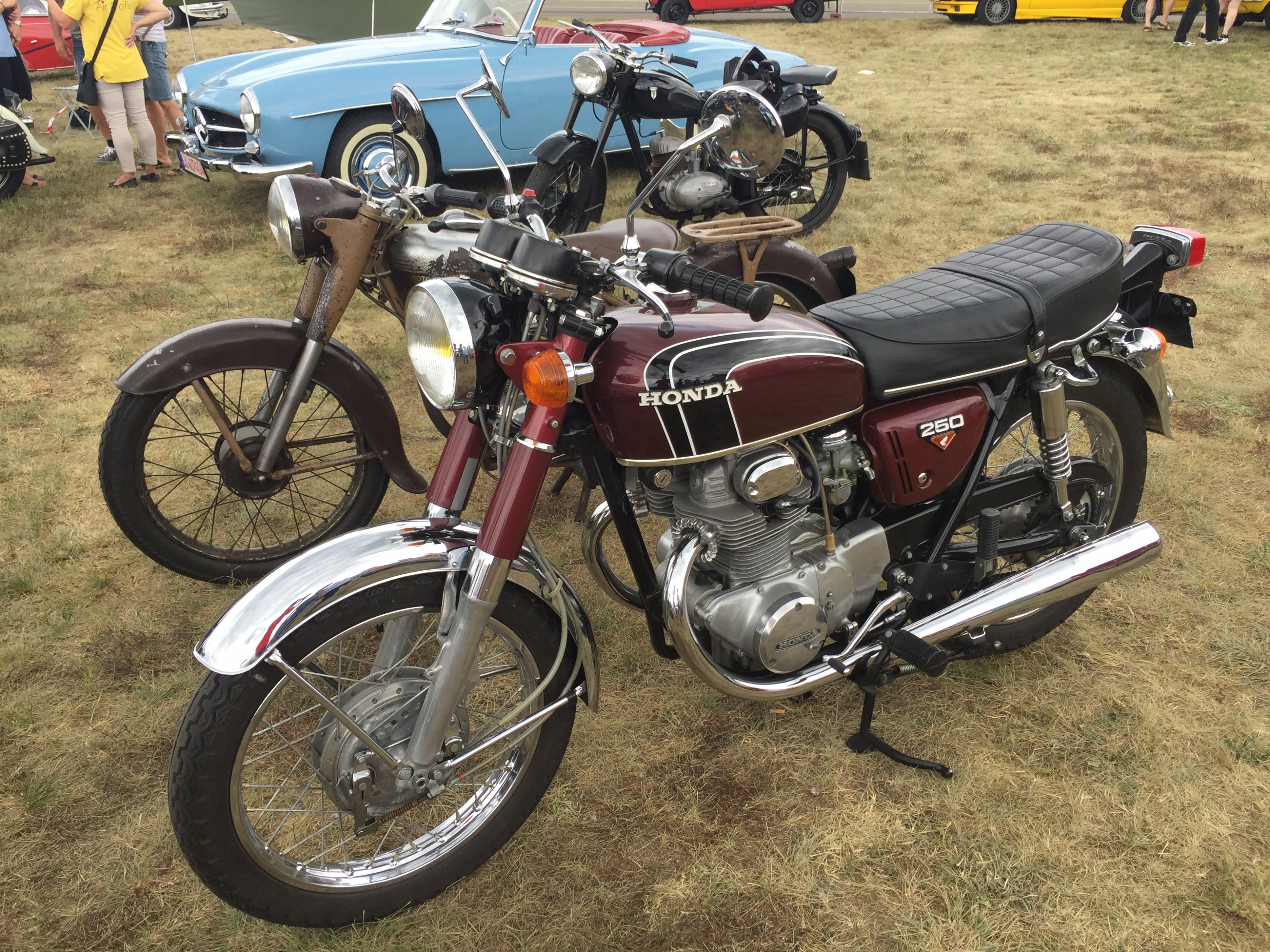 1970_Honda_CB250_K1_01.jpg