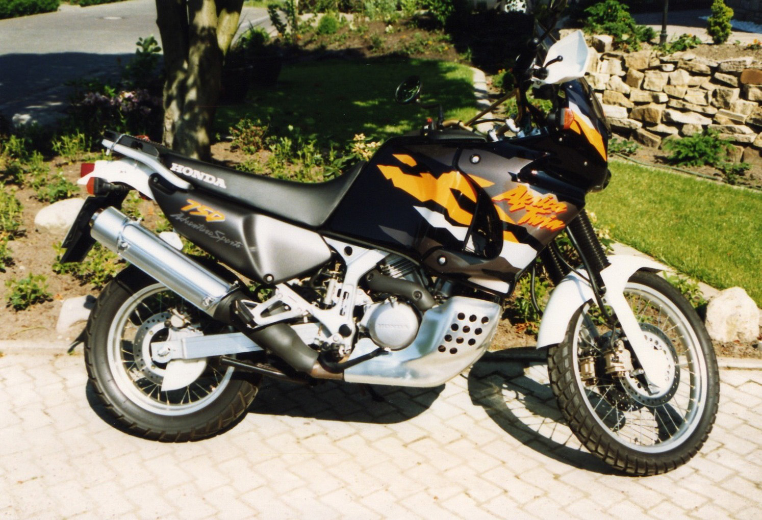 1996 XRV 750 Die Zweite (4).jpg