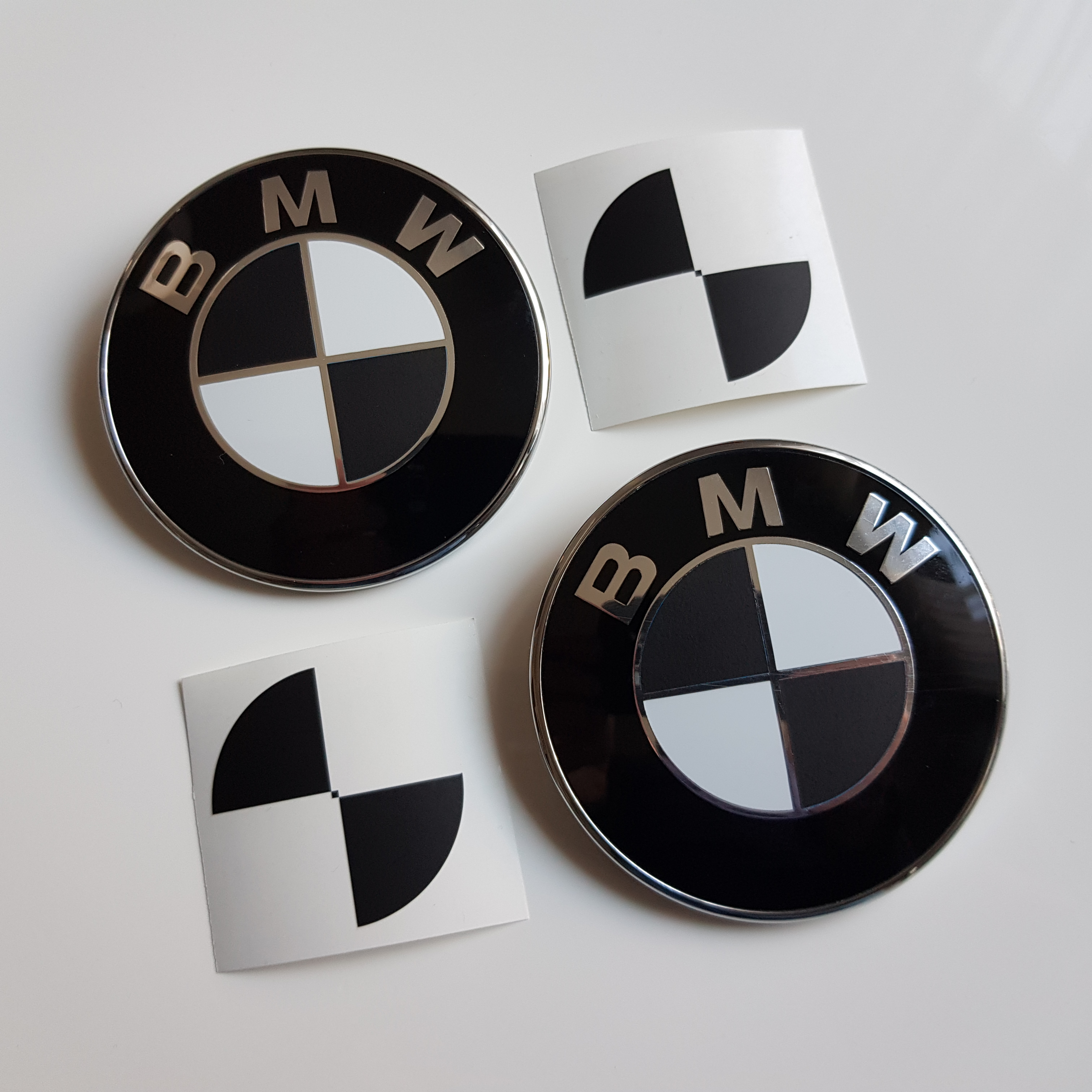 Erledigt - BMW Embleme Original - mit schwarzem Propeller (Aufkleber)