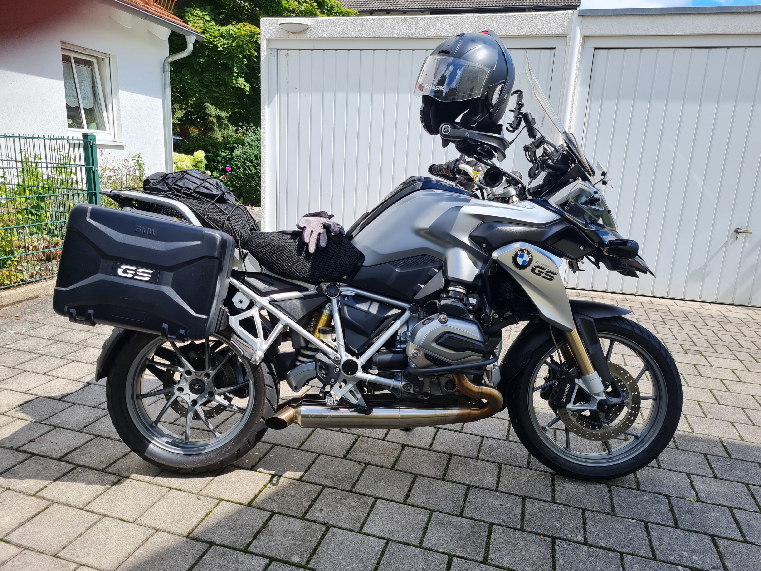 R 1250 GS - Umbau R1250GS > 50 Shades of Black, Auspuff, Gepäcklösungen,   :-]