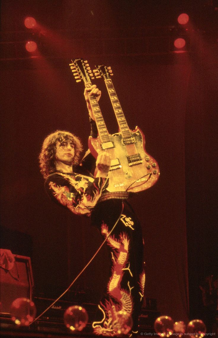 43e05ccb0123c48a42f4c8b4c37f3154--guitar-solo-jimmy-page.jpg