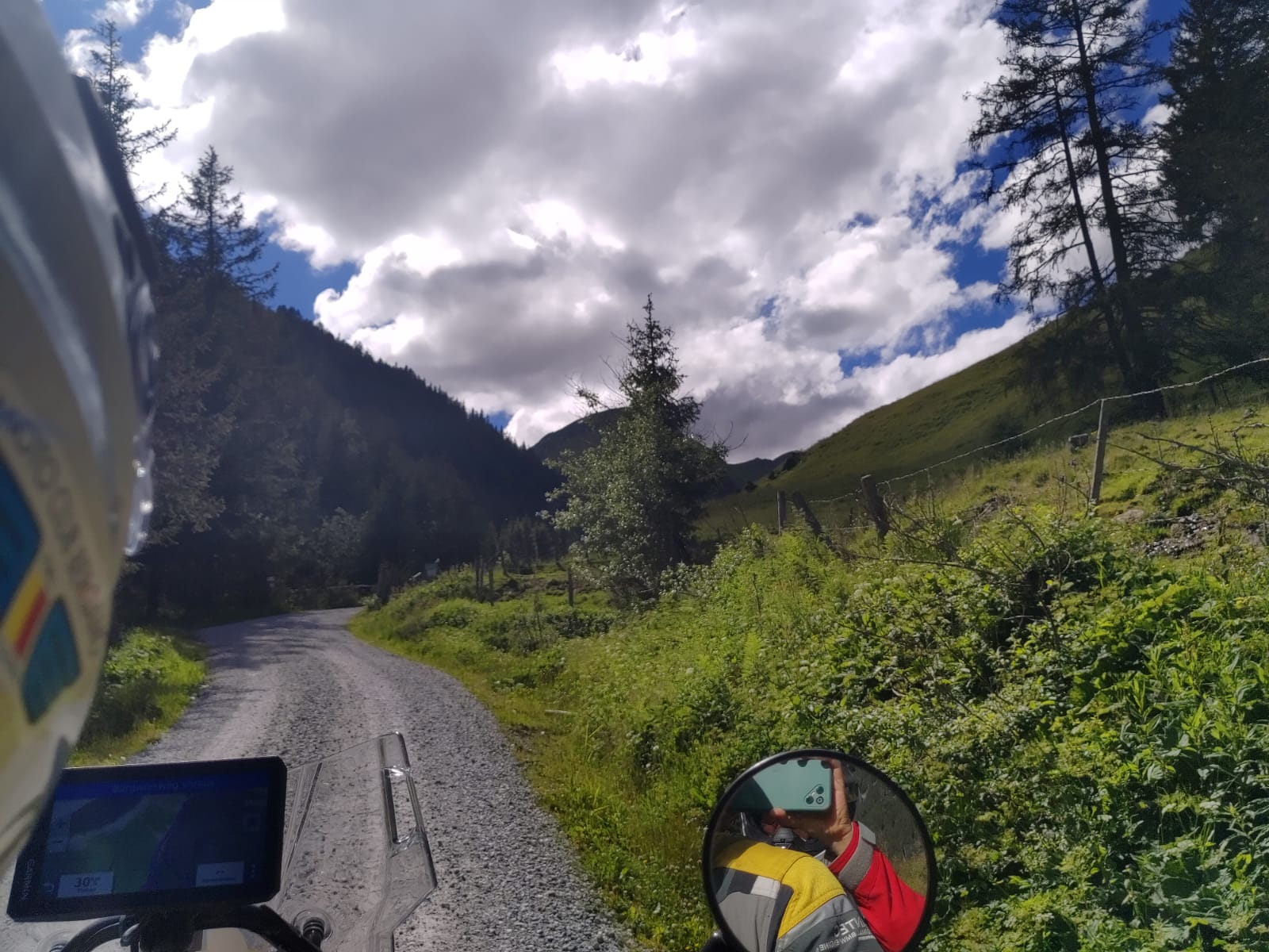 Almhütte Reiseenduro.jpg