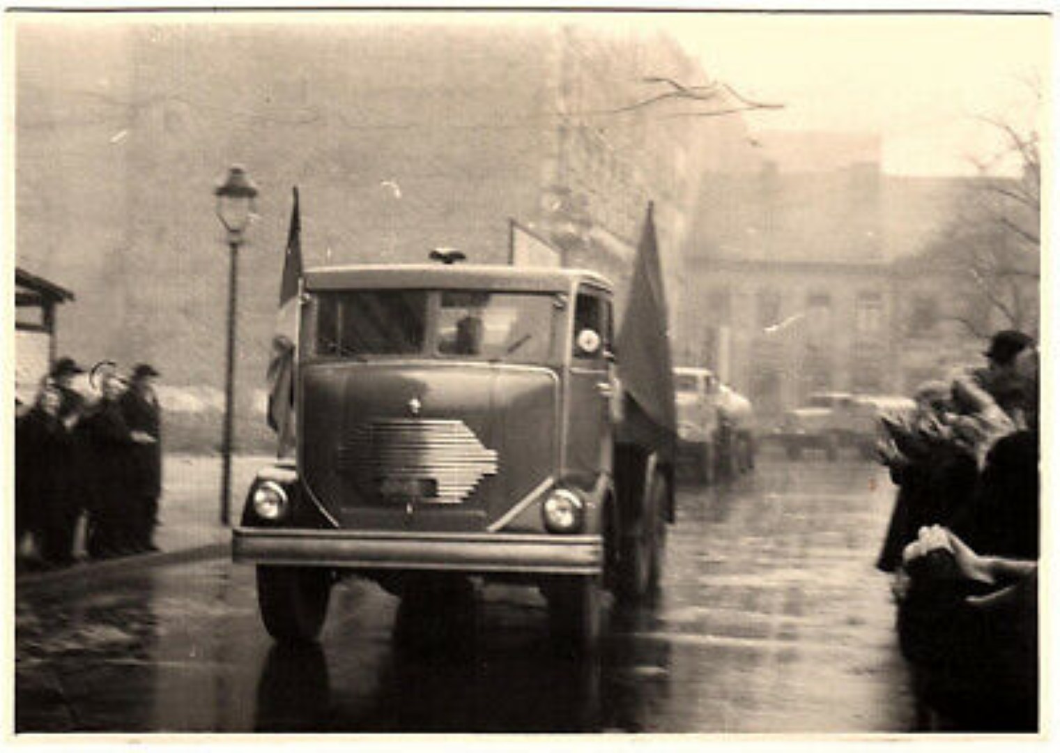 Berlin-Mai-1956-2-Originalfotos-Tankwagen-des-VEB (Groß).jpg