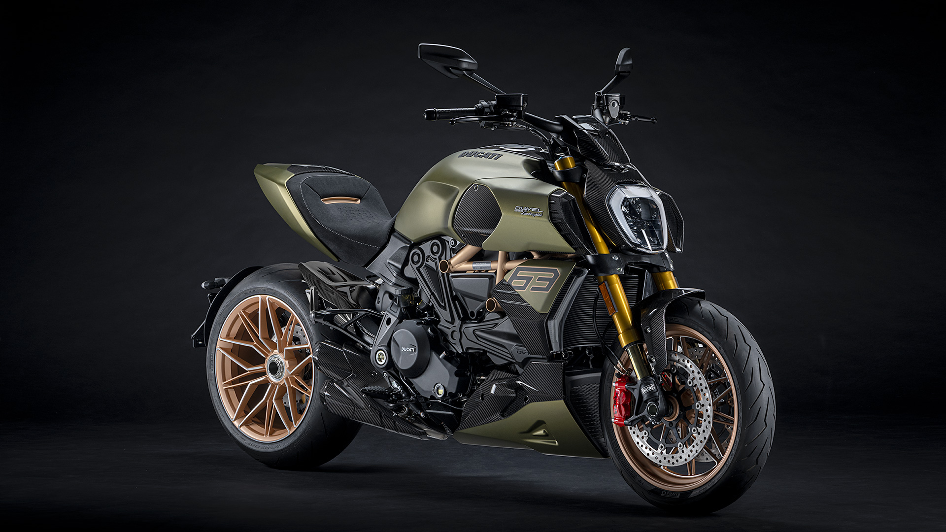 Diavel-lambo-MY21-04-Overview-Gallery-1920x1080.jpg