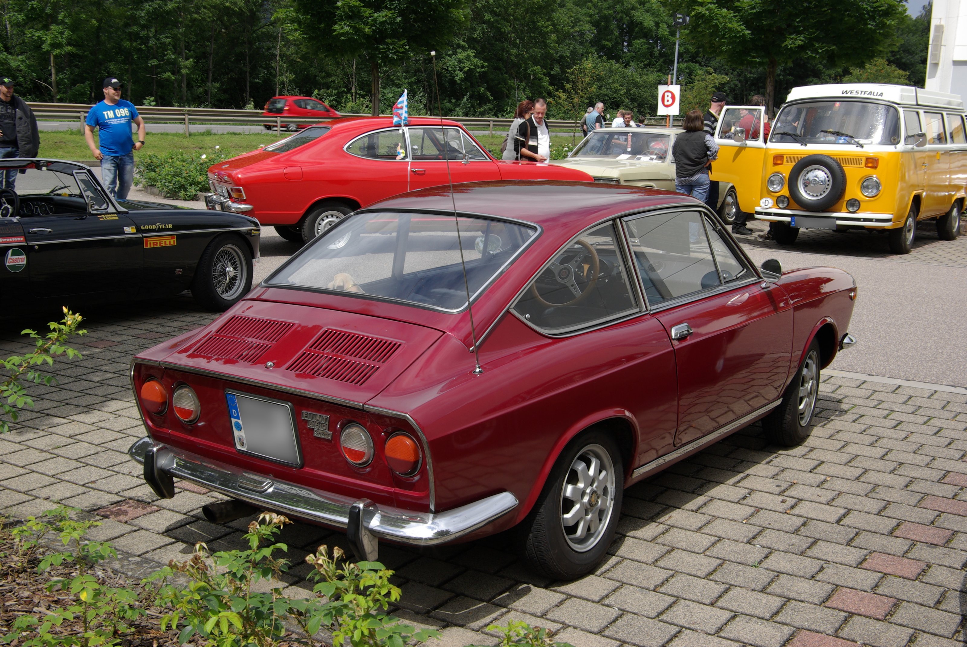 Fiat_850_Sport_Coupe_2012-07-15_14-59-37.JPG