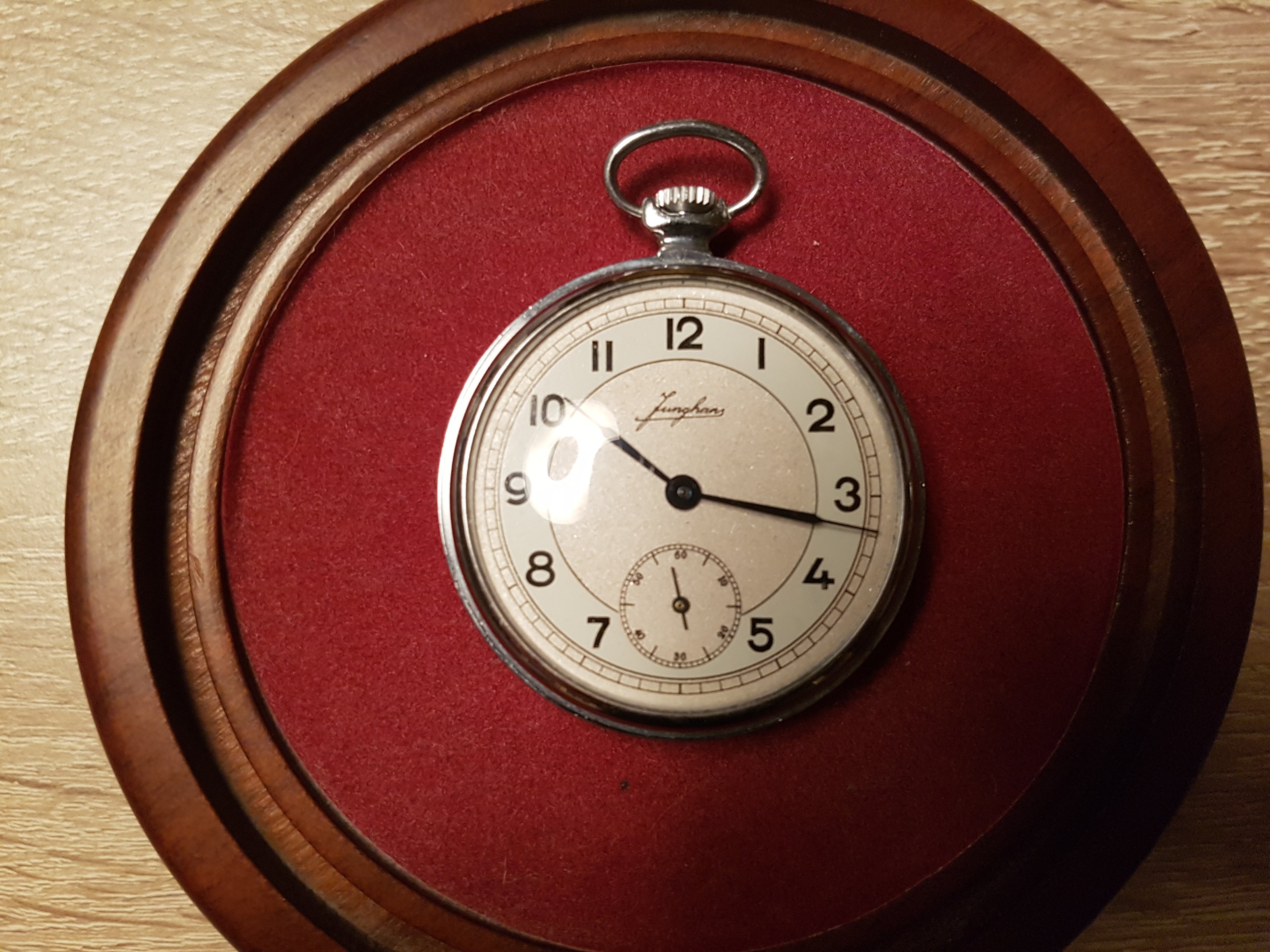 Junghans_Taschenuhr.jpg