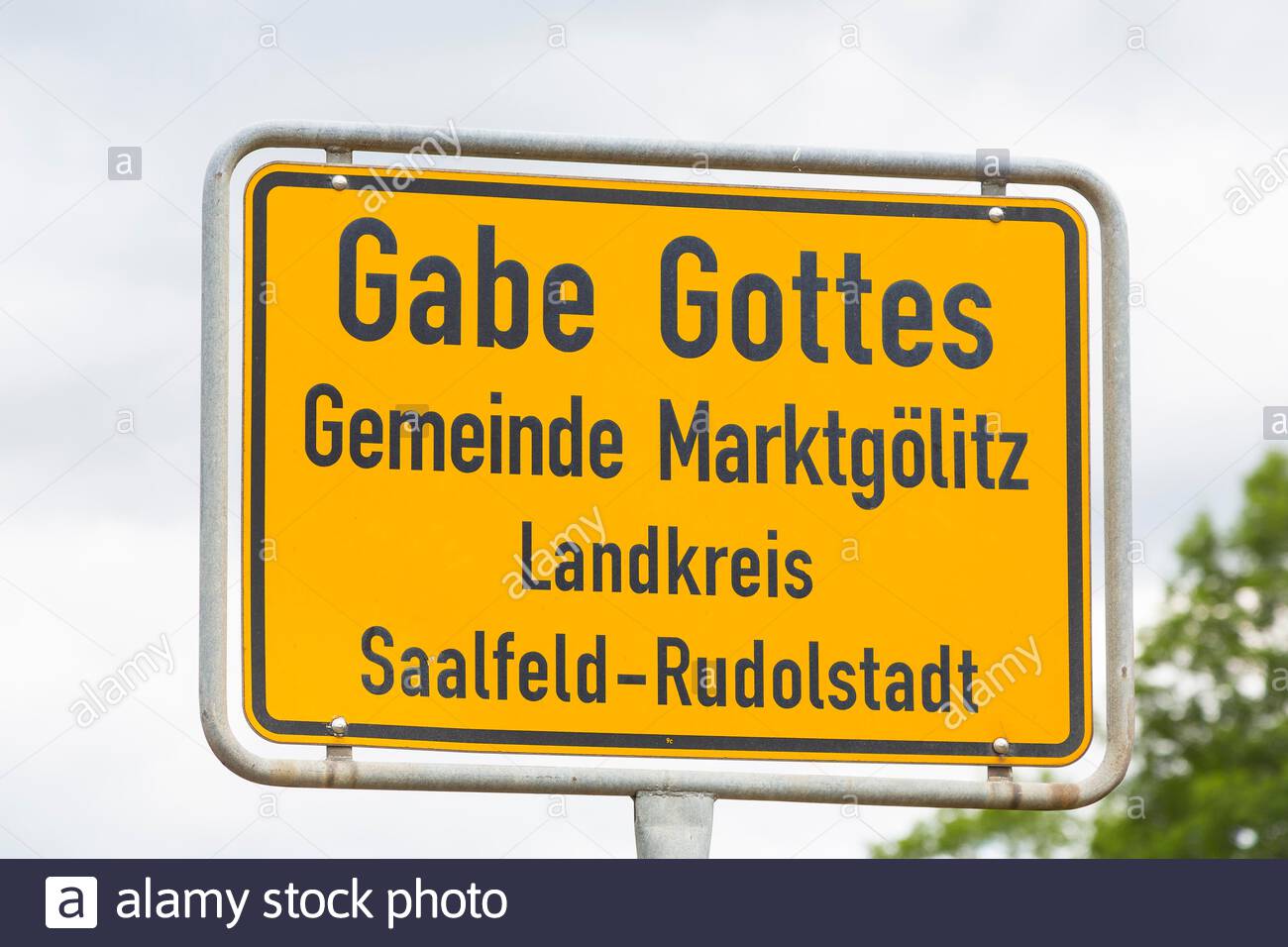 ortsnamenschild-von-gabe-gottes-landkreis-saalfeld-rudolstadt-thuringen-deutschland-2bayg41.jpg