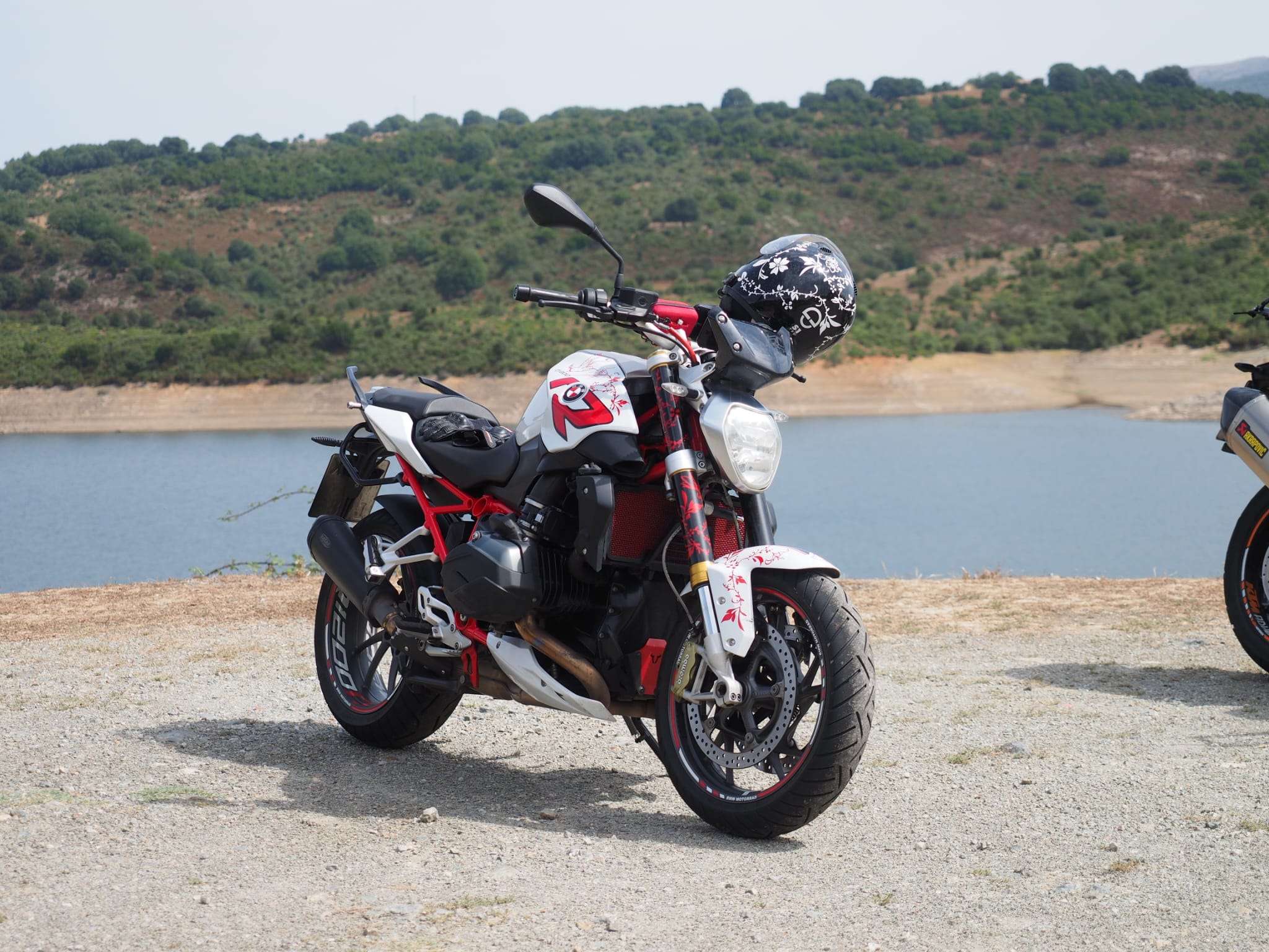 r1200r.jpg