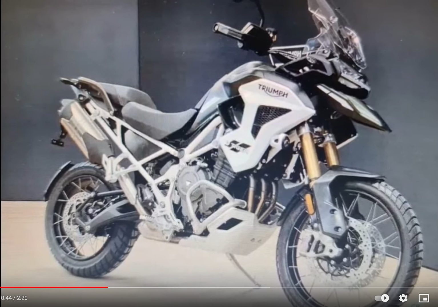 Screenshot 2021-10-07 at 09-45-56 (3) 2022 Triumph Tiger 1200 Revealed - YouTube.png