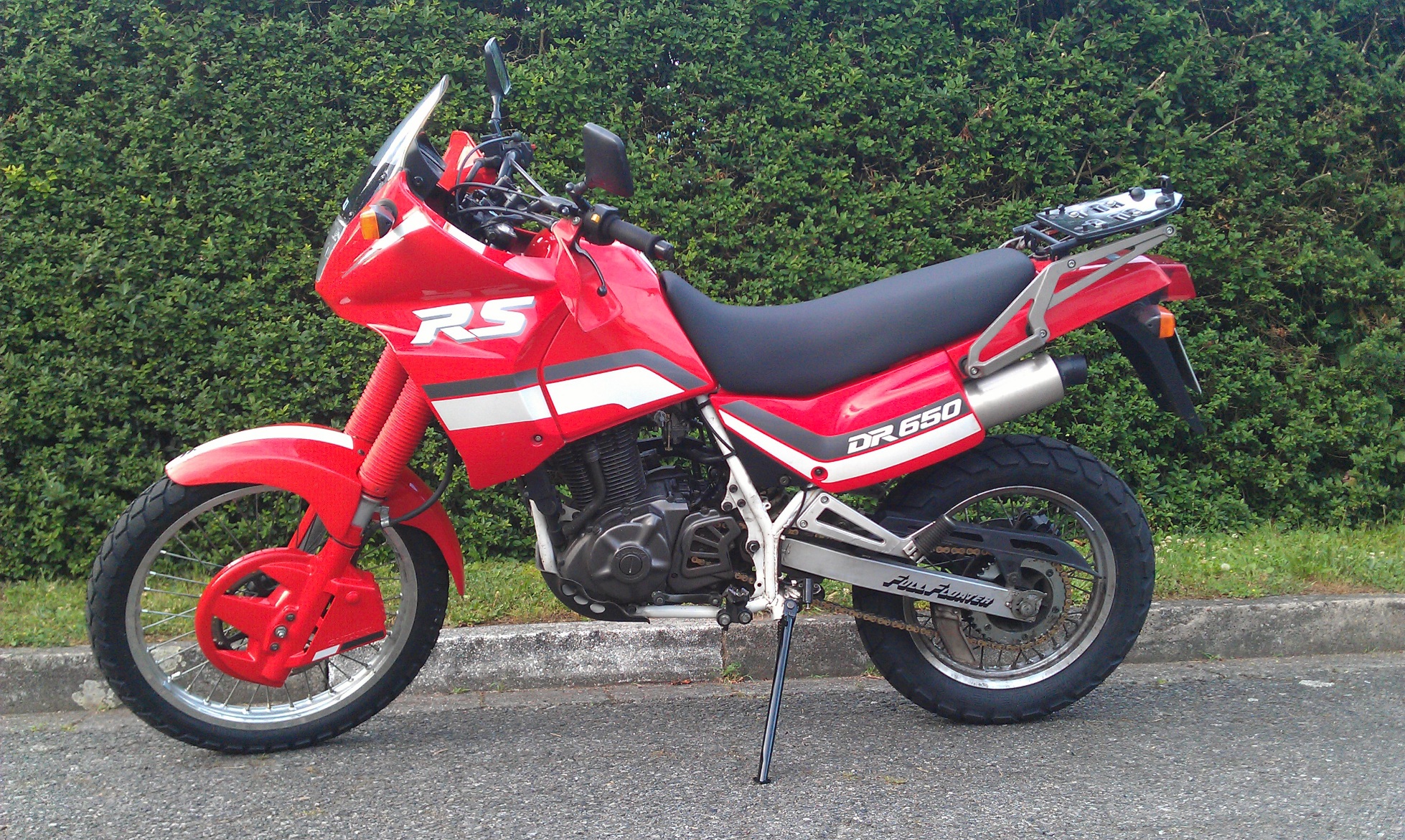 Suzuki DR 650 RS-3.jpg