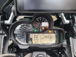 R1200GS LC Diplay beleuchtet in Garage.jpg