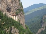 Sumela_monastery_in_province_of_Trabzon,_Turkey_view_from_the_road.JPG