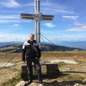 1772 M über dem Meer, Gipfelkreuz am Stuhleck