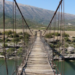 On the road in Albanien