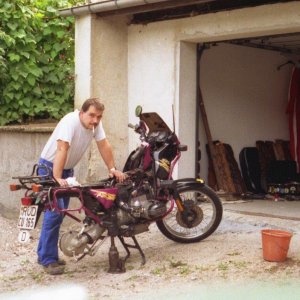 R80GS + Ich beim Sandstrahlen