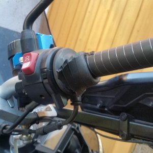 Lenkergriffe wechseln BMW F700GS
Bild 7