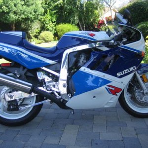 11 Susuki GSXR750R 1989