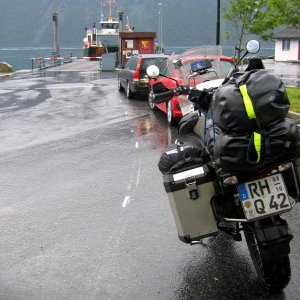 ...wieder mal warten im Regen