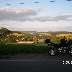 die Abendsonne klotzt mit Farben des Frhlings