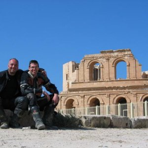 Mein s u p e r Kumpel Klaus und meine Wenigkeit in Leptis Magna (Libyien)