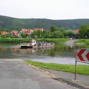 Fähre zwischen Veckerhagen - Hemeln