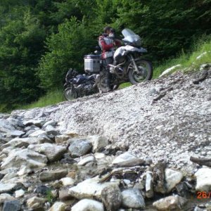 die erste sackgasse nach 20 KM Offroad wieder umdrehen
NO WAY for GS