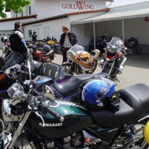 Das Goldwinghaus Fuchs im Solling ist ein beliebter Motorradfahrertreffpunkt mit ordentlicher (Fast Food-) Küche und Übernachtungsmöglichkeiten!