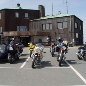 Das Köterberghaus wird von vielen Motorradfahrern angefahren. Sommers, wie auch im Winter!