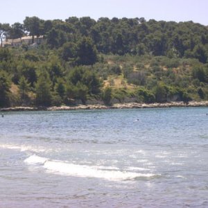 Eine Sandbucht bei Lumbarda (Korcula). Von wegen in Kroatien gibts nur Fels und Steine.