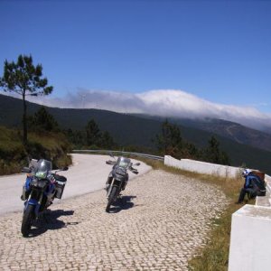 Rallye Lés-a-Lés in der Serra de Acor (Portugal).
Der Fahrer der Super-Tenere war mit seiner Maschine nicht so zufrieden...