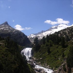 Im Parque Natural de Posets-Maladeta. Rechts der Pico de Aneto, der höchste Berg der Pyrenäen (3404 m)