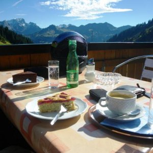 kaffee und kuche auf dem faschina joch