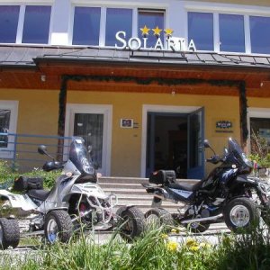 mit den E.ATV 950 Extreme am Hotel Solaria Obertauern 06/2005