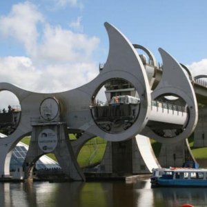 Tag 9 - Höhenunterschied im Kanal? Kein Problem, nimm das Falkirk Wheel!