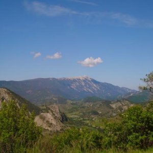 Der Monte Ventoux im Hintergrund