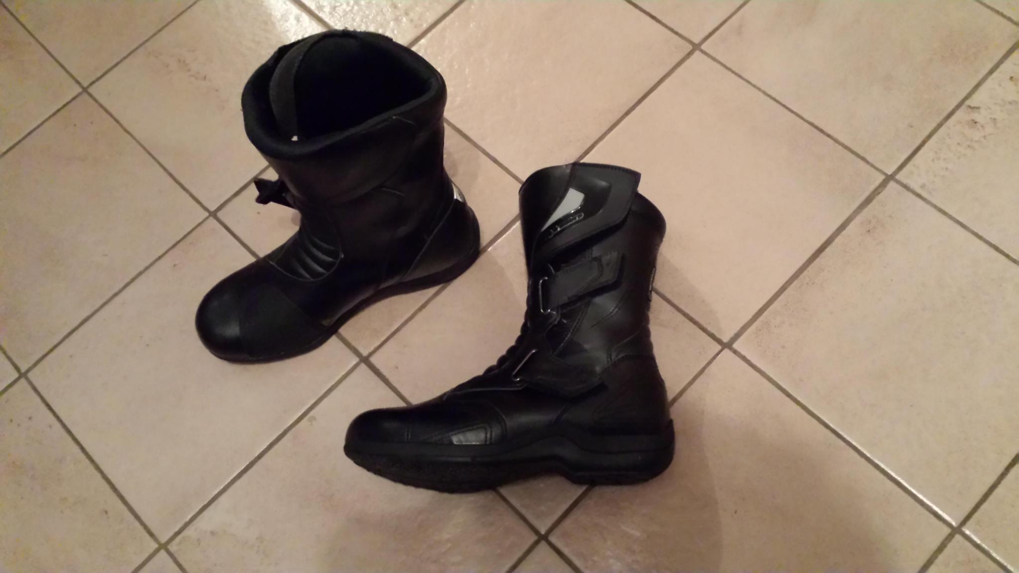 20230501_153208283_iOS Polo Motorrad Kleidung Stiefel.jpg