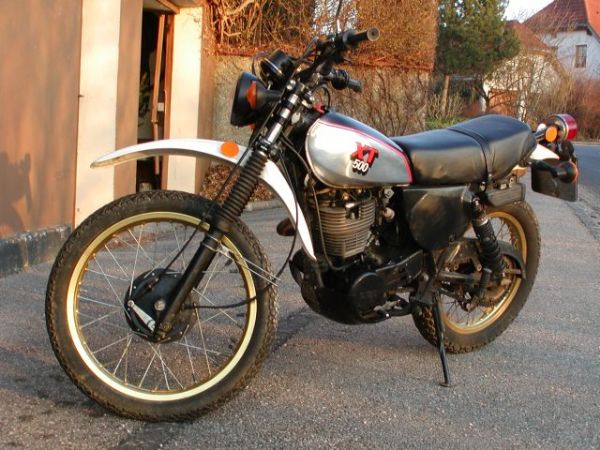 7 Yamaha XT500 1984