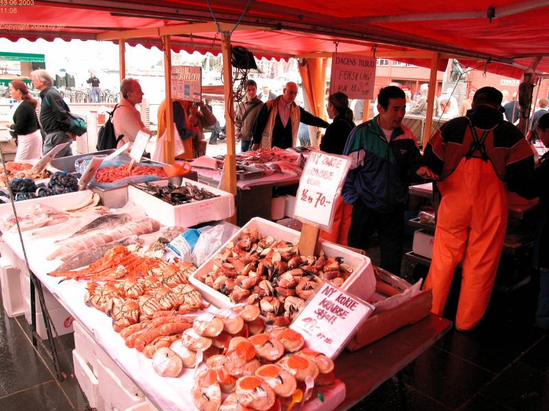 Auf dem Fischmarkt in Bergenb