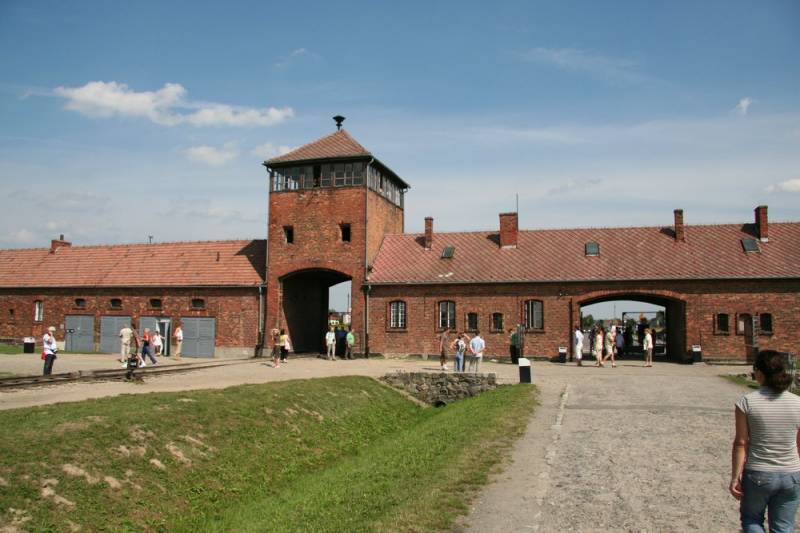 Auschwitz II (Birkenau)