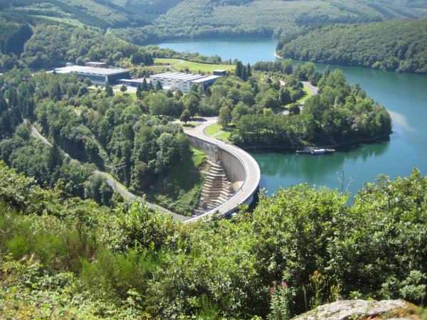 Aussicht auf Stausee bei Esch-sur-Sûre