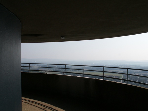 Blick vom Fernsehturm an der Porta Westfalica

19. September 2009