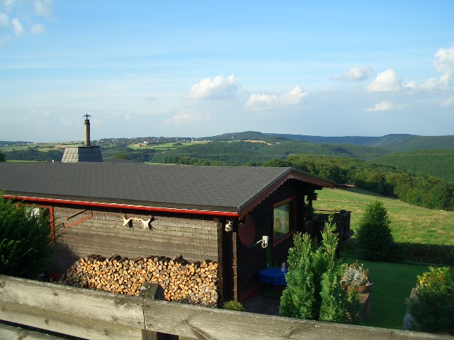 Blick von Schmidt in Richtung Rurtal