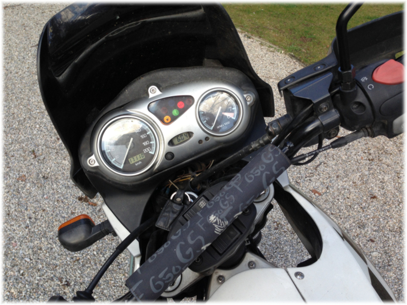 bmw650 cockpit