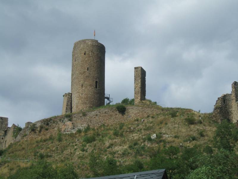 Burg in Monreal