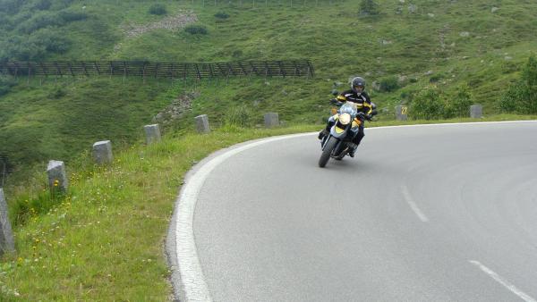 coufi beim linkskurven-training auf der silvretta