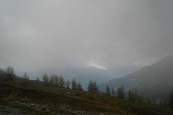 Den Wolken sehr nahe auf dem Col de Champs.