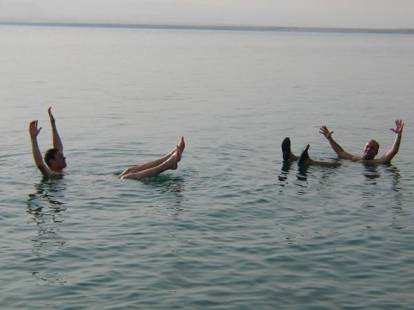 Entspannungsbad im Toten-Meer