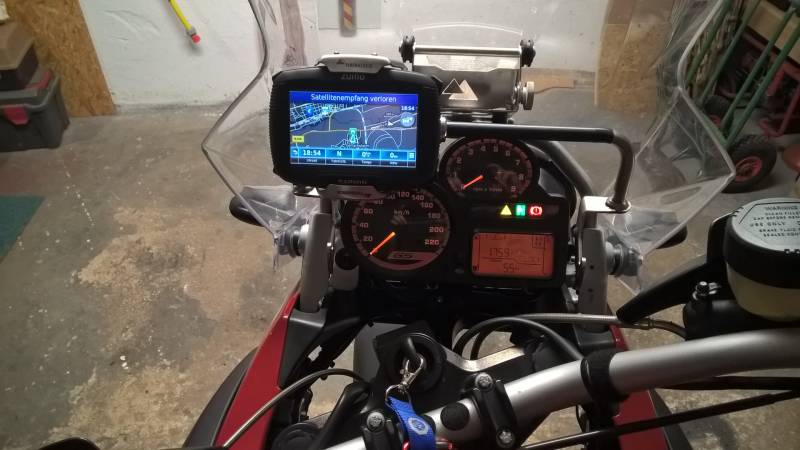 Garmin Zumo 390 mit Touratech Halterung